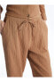Фото #4 товара LCWAIKIKI Classic Beli Lastikli Düz Geniş Paça Kadın Pantolon