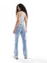 Фото #2 товара In The Style Petite straight leg jeans in bleach wash blue