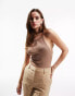 ASOS DESIGN – Asymmetrischer Body mit Trägerdesign in Taupe