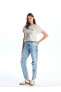 Фото #1 товара LCW Jeans Mom Fit Yırtık Detaylı Kadın Jean Pantolon