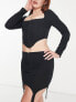Фото #4 товара COLLUSION hook and eye mini skirt in black