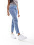 Фото #10 товара Джинсы женские Calvin Klein Jeans – Mom-Jeans в среднем оттенке