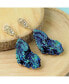 ფოტო #3 პროდუქტის Women's Blue Textured Abstract Drop Earrings