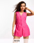 River Island Petite – Eleganter Playsuit in leuchtendem Rosa mit Knopfleiste und Schleife hinten Розовый, 30 - фото #1