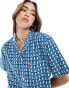 Фото #2 товара Lacoste holiday revere shirt in geo print