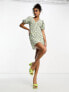 Фото #4 товара Glamorous short sleeve wrap mini dress in green retro floral
