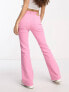 Фото #2 товара Pieces Petite Peggy flared jeans in pink