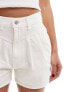 Levi's Featherweight mom shorts in white