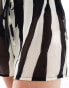 Фото #5 товара In The Style beach short co-ord in zebra print