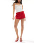 Pull&Bear – Shorts in Rot mit seitlichem Schnallendetail