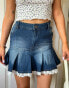 Фото #4 товара Daisy Street X Chloe Davie Y2K mini flippy denim skirt with lace trim