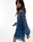 Фото #3 товара Topshop chuck on channeled button down mini dress in blue floral