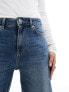 Фото #3 товара Miss Selfridge Petite heart pocket straight leg jean in dark blue wash