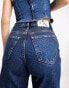 Фото #10 товара Calvin Klein Jeans mom jeans in mid wash