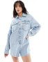 Фото #4 товара ASOS DESIGN denim short jumpsuit in bleach wash