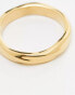 Фото #3 товара ASOS DESIGN Curve waterproof stainless steel ring with twist design in gold tone