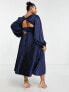 Фото #2 товара Вечернее платье Lovedrobe Luxe Plus с плиссировкой, сатин, средний длины, с поворотным деталем на спине.