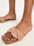 Фото #2 товара Stradivarius Wide Fit cross strap sandal in tan