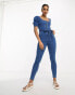 Parisian Tall – Jeans-Jumpsuit in verwaschenem Mittelblau mit Gürtel