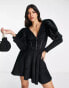 Фото #1 товара ASOS LUXE – Korsett-Kleid aus flauschigem Strick in Schwarz mit schwingendem Rock