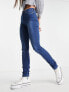 Only Tall – Royal – Jeans in verwaschenem Mittelblau mit engem Schnitt und hohem Bund