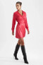 Фото #7 товара Gömlek Yaka Kırmızı Basic Kuşaklı Yarım Kollu Saten Mini Elbise Z2341az22wn