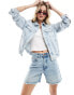 Фото #1 товара Tommy Jeans flag denim mom jacket in light wash