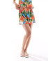 Фото #4 товара Miss Selfridge shorts in tropical print