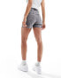 Calvin Klein Jeans mom short in grey