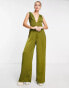 Фото #4 товара In The Style x Yasmin Devonport exclusive plunge front wide leg jumpsuit in lime