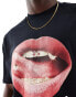 Фото #4 товара ASOS DESIGN oversized t-shirt in black with lips front print