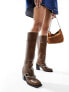 Public Desire Nashville knee boot with hardware in distressed brown PU in Vintage-Braun, 41 - фото #1