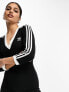 adidas Originals – Maxikleid in Schwarz mit den drei Streifen und V-Ausschnitt