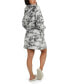 Фото #2 товара Women's Marble Luxe Fleece Plush Pom Pom Robe