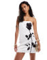 Фото #1 товара Kaiia satin rose print bandeau mini dress in white