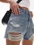 Topshop – Mom-Shorts in Mittelblau mit extremen Zierrissen und A-Linien-Schnitt