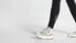 adidas Ultraboost Light 防滑耐磨轻便 低帮 跑步鞋 男女同款 白绿