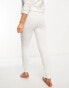 Фото #2 товара New Look 'Bride' joggers in white