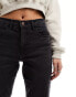 Wrangler – Gerade geschnittene Jeans in Schwarz