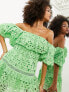 ASOS EDITION – Gestuftes, schulterfreies Minikleid in leuchtendem Grün mit Lochstickerei und Blouson-Ärmeln