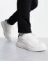 Фото #3 товара Pull&Bear chunky trainers with back tab in white