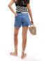 Фото #5 товара Mango longline relaxed denim shorts in mid blue