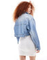 Фото #2 товара Bershka cropped denim jacket in mid blue