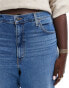 Фото #6 товара Levi's Plus high waisted mom jeans in mid blue