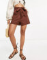 Фото #1 товара Influence tie waist linen look shorts in chocolate