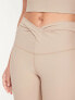 Фото #3 товара Extra High-Waisted PowerSoft Twist-Front Leggings