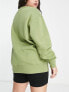 Фото #2 товара Nike Plus mini swoosh oversized crew sweatshirt in alligator green