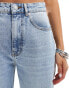 ASOS DESIGN barrel leg jean in light mid blue Синий, W30 L32 - фото #5