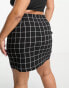 Simply Be side split mini skirt in black check UK 20 - фото #6