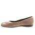 Фото #4 товара Trotters Sharp T1866-173 Womens Brown Wide Suede Slip On Ballet Flats Shoes 9